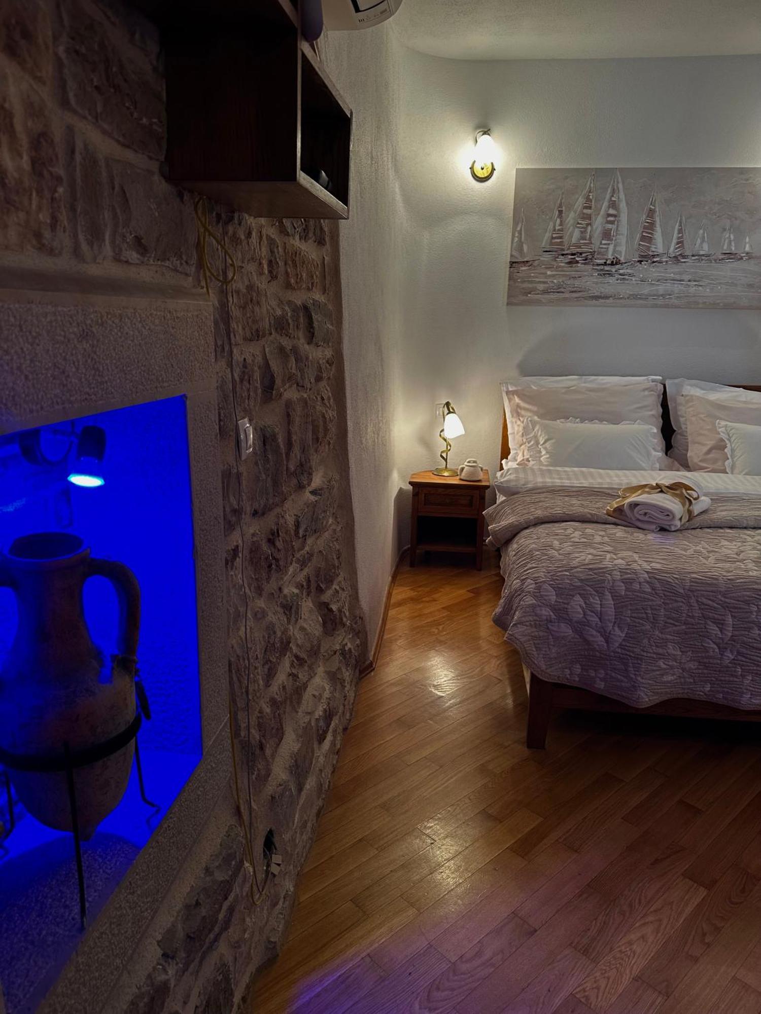 Diocletian Wine Studio Apartment II Split Exterior photo