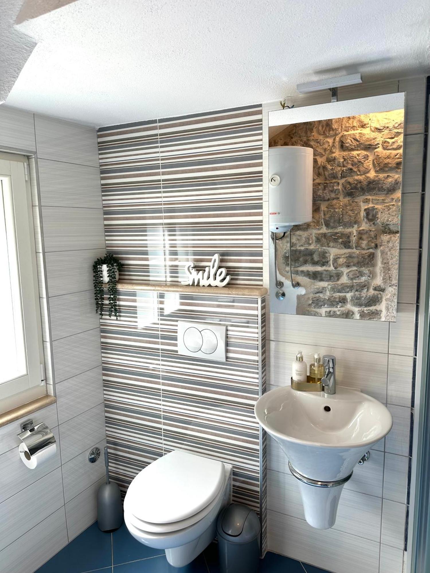 Diocletian Wine Studio Apartment II Split Exterior photo